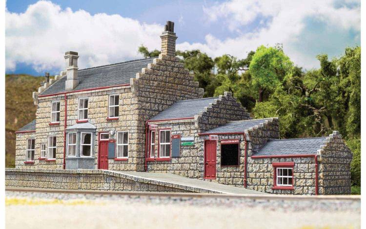 Hogsmeade Station - Station Building - Pre Order Hogsmeade Station - Station Building - Pre Order