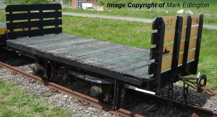 Bachmann - RNAD Flat Wagon Planked Ends with Sleeper Load (RNAD Dean Hill)