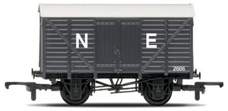 RailRoad - LNER Box Van SWB - Sold Out