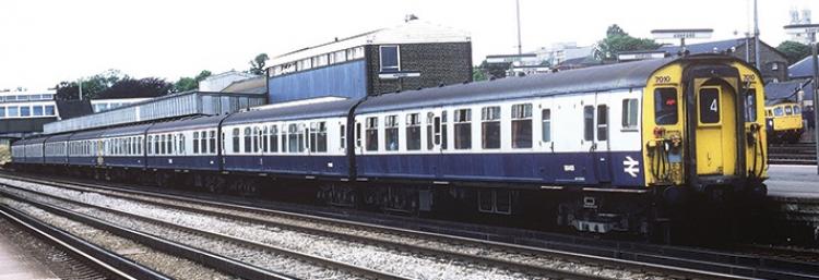 Class 410 (4-BEP) 4-Car EMU #7010 (BR Blue & Grey) - Pre Order