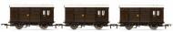 R6883 : GWR Horse Boxes 3-Pack (Brown) - In Stock R6883 : GWR Horse Boxes 3-Pack (Brown) - In Stock