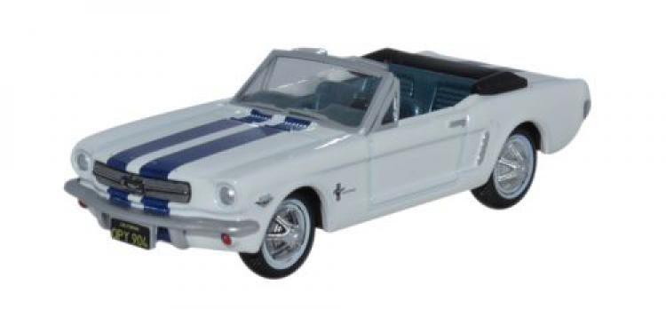 Oxford - 1965 Ford Mustang Convertible (White/Blue Stripes)